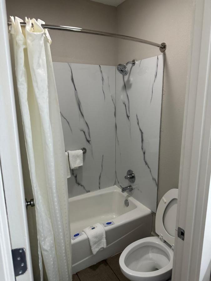 Oakwood Inn Oakdale エクステリア 写真